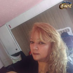 Meet your Posher, Elia